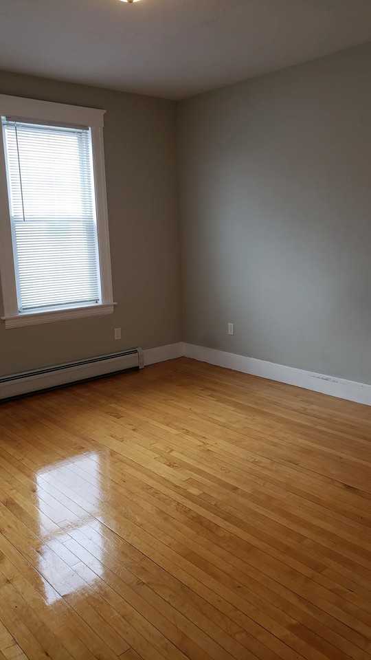 24 Suffield St #3 - Photo 5 of 14