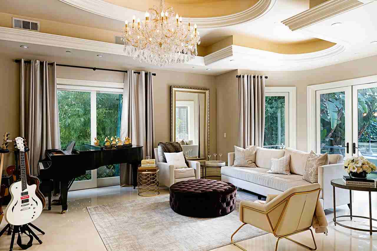 1331 Roscomare Rd - Photo 4 of 20