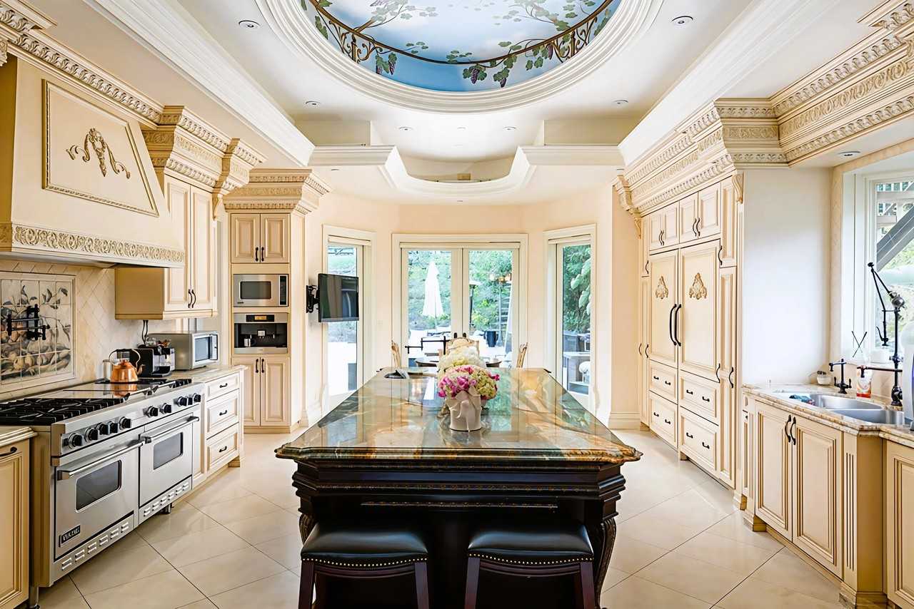 1331 Roscomare Rd - Photo 5 of 20