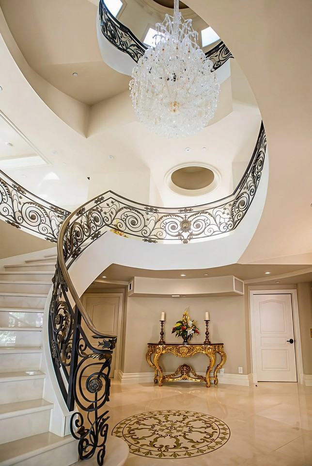 1331 Roscomare Rd - Photo 6 of 20