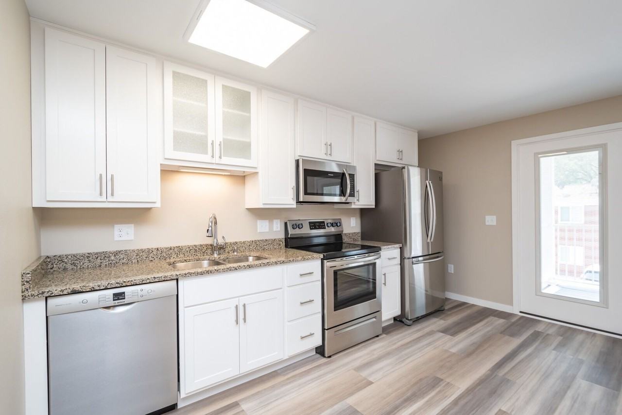 River Ridge Place - 199 Building - Photo 2 of 26