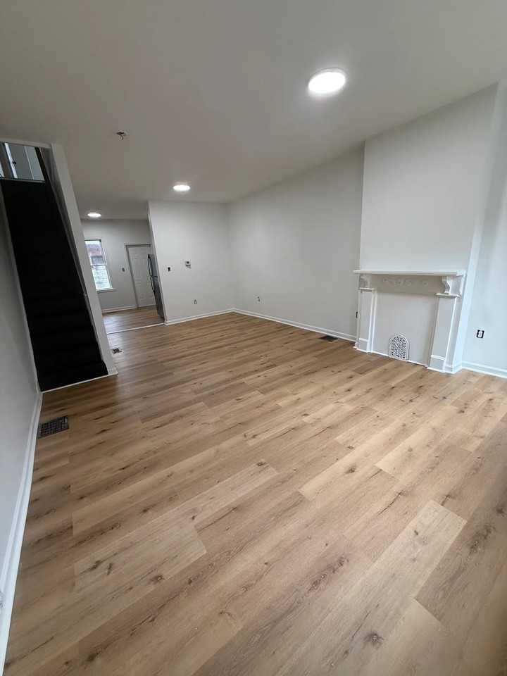 1338 S Myrtlewood St - Photo 2 of 13