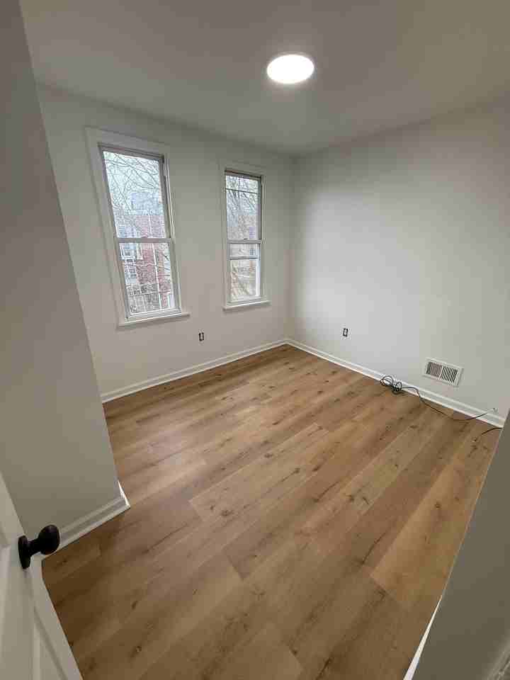 1338 S Myrtlewood St - Photo 6 of 13