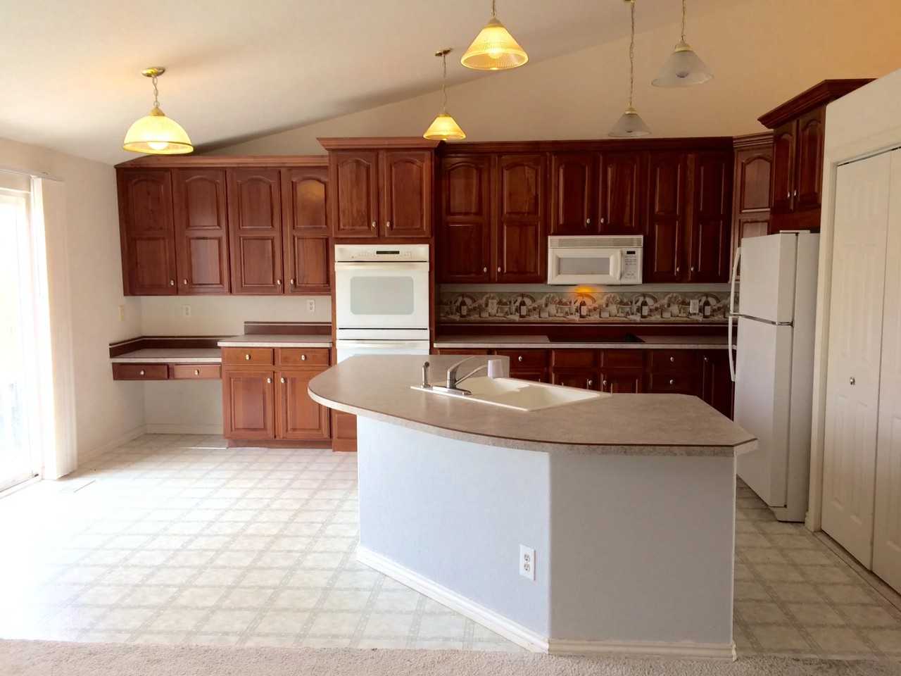 614 Stoneham Ct - Photo 2 of 5