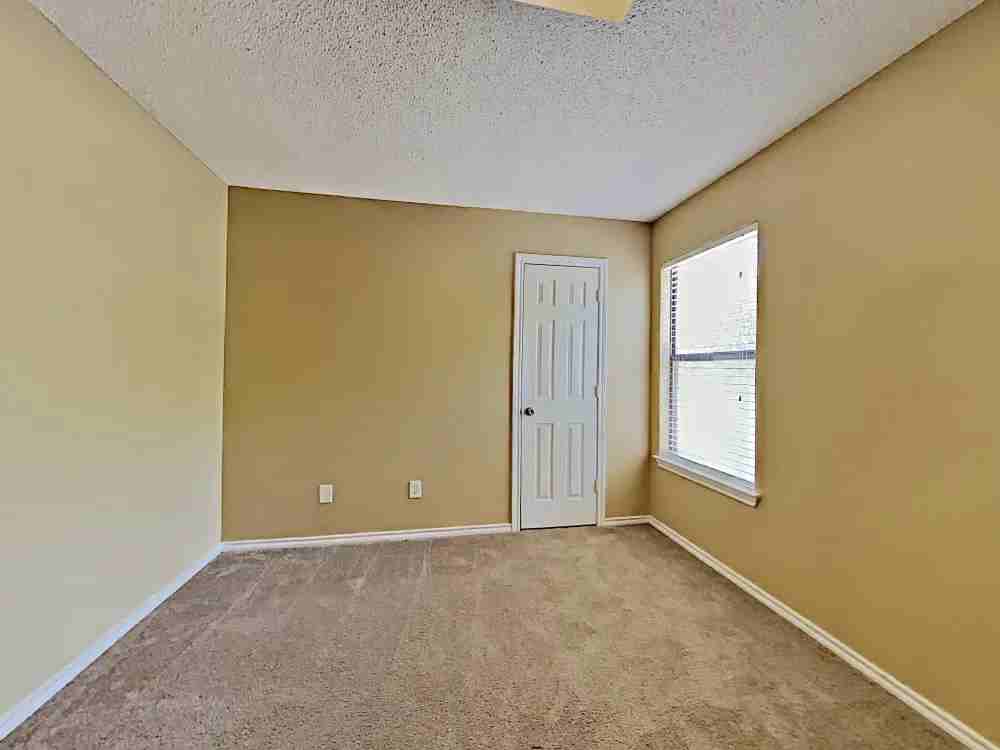 6625 Basswood Dr #A1 - Photo 3 of 8