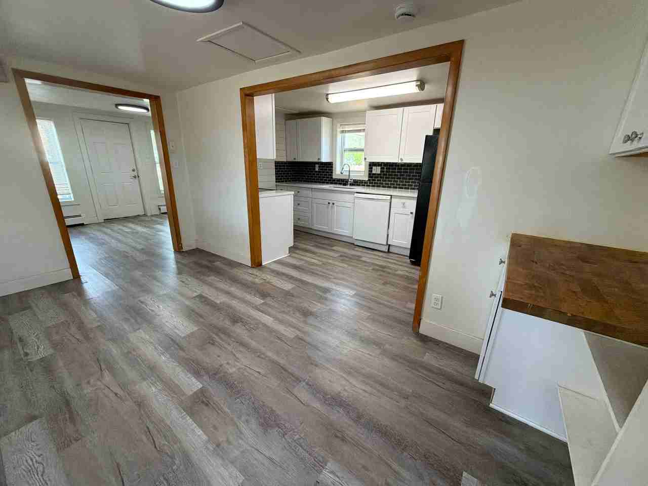 218 3rd St Se - Photo 5 of 18