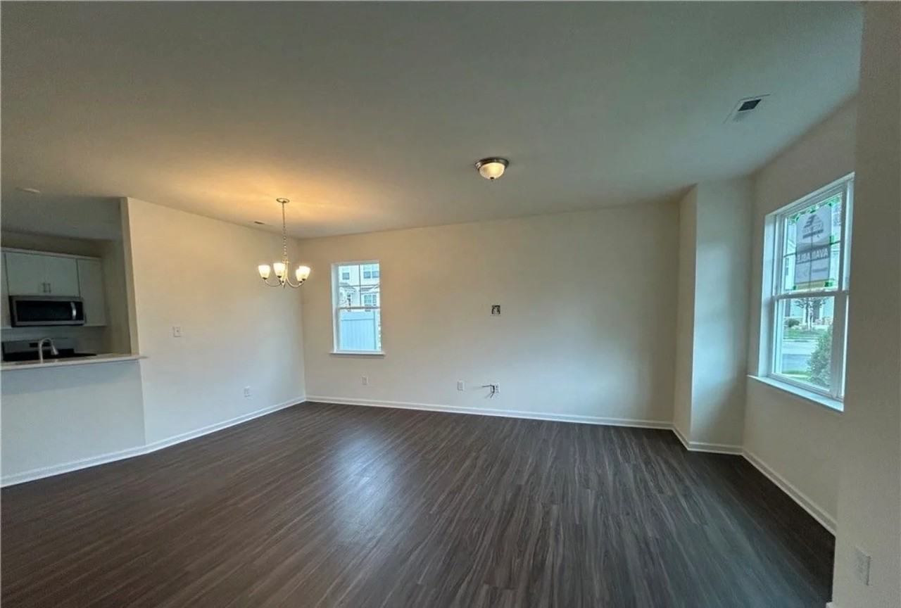 927 Scott Ter - Photo 2 of 11