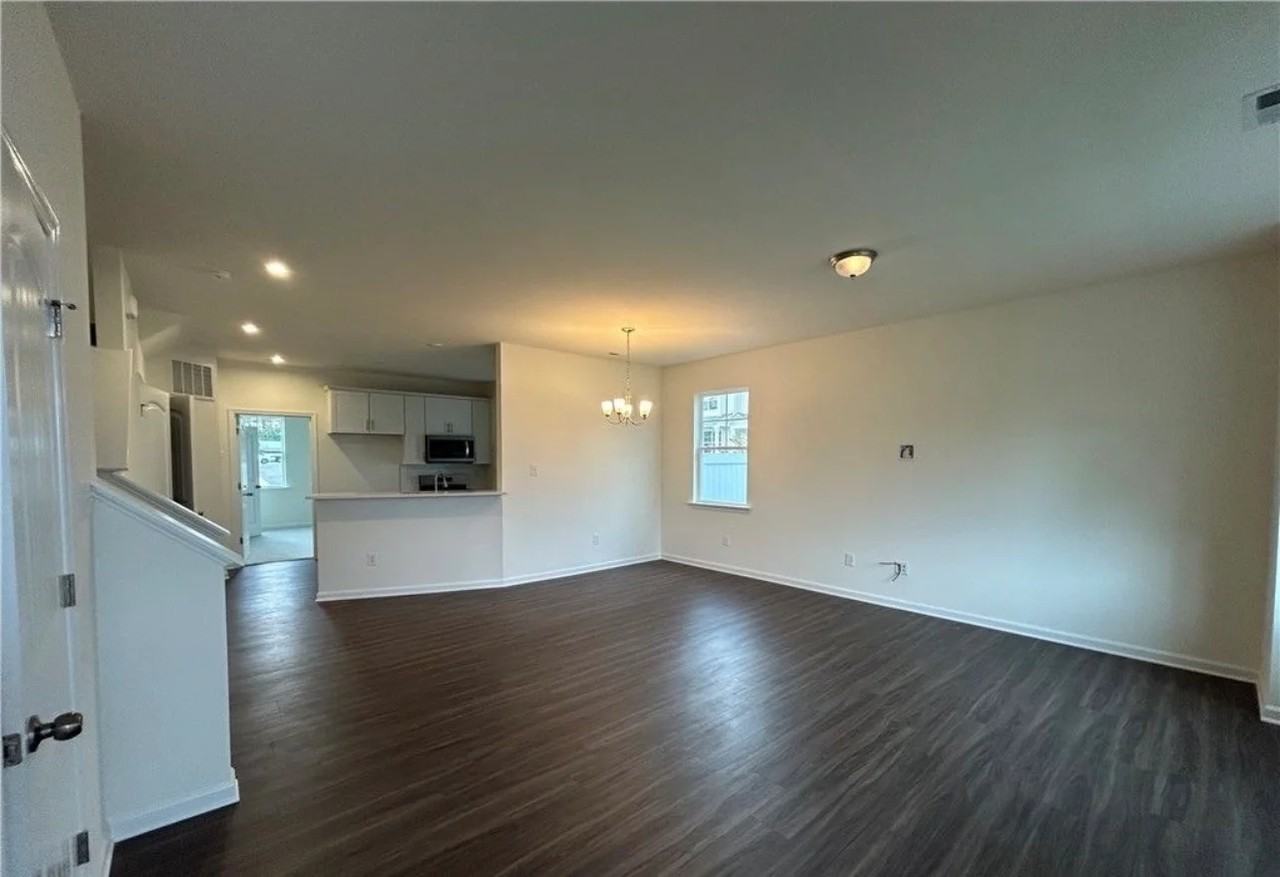 927 Scott Ter - Photo 3 of 11