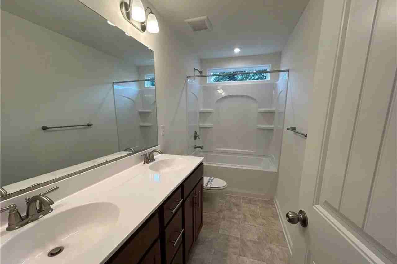 927 Scott Ter - Photo 6 of 11