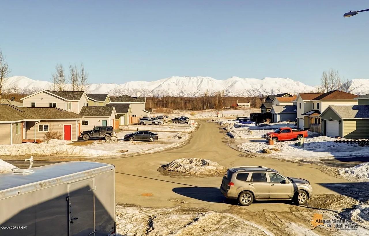 1135 S Gurn Cir - Photo 2 of 10