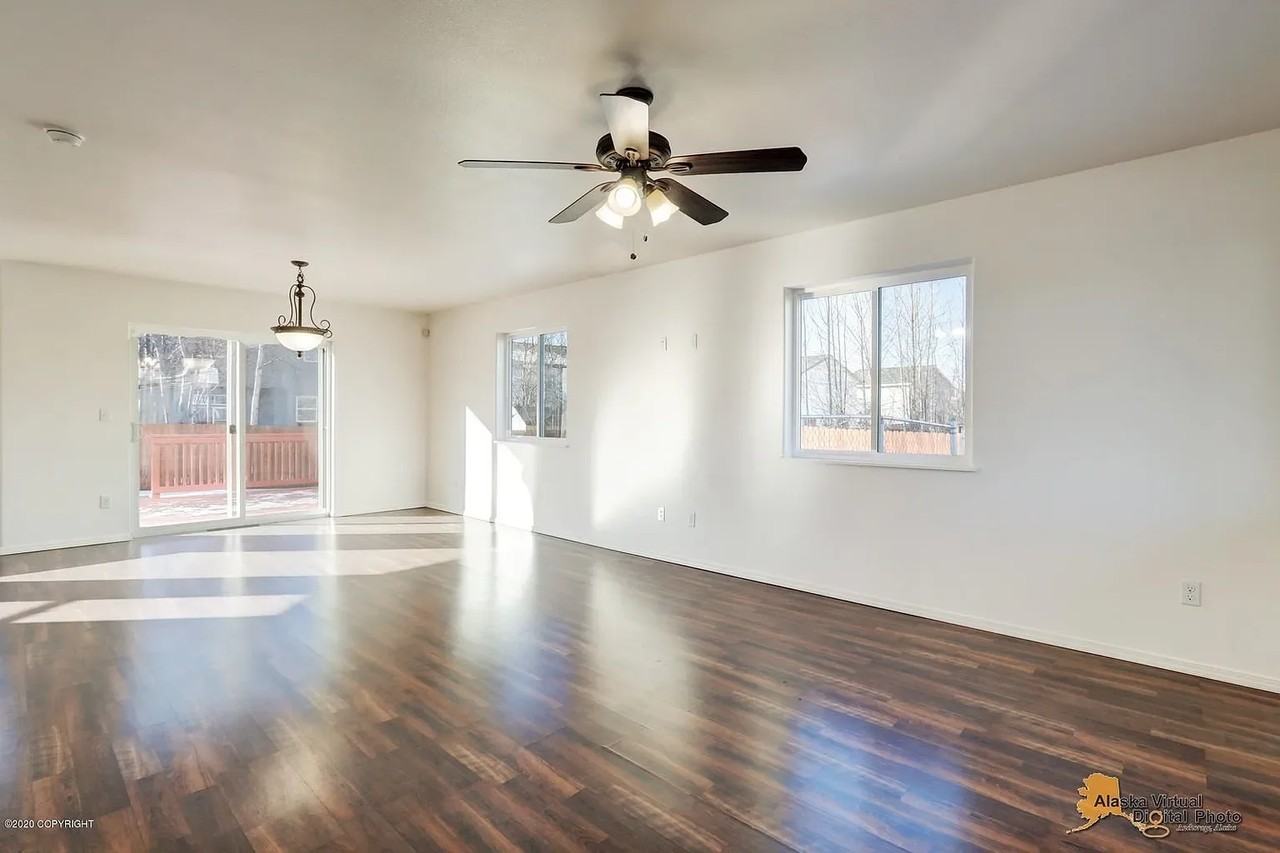 1135 S Gurn Cir - Photo 3 of 10