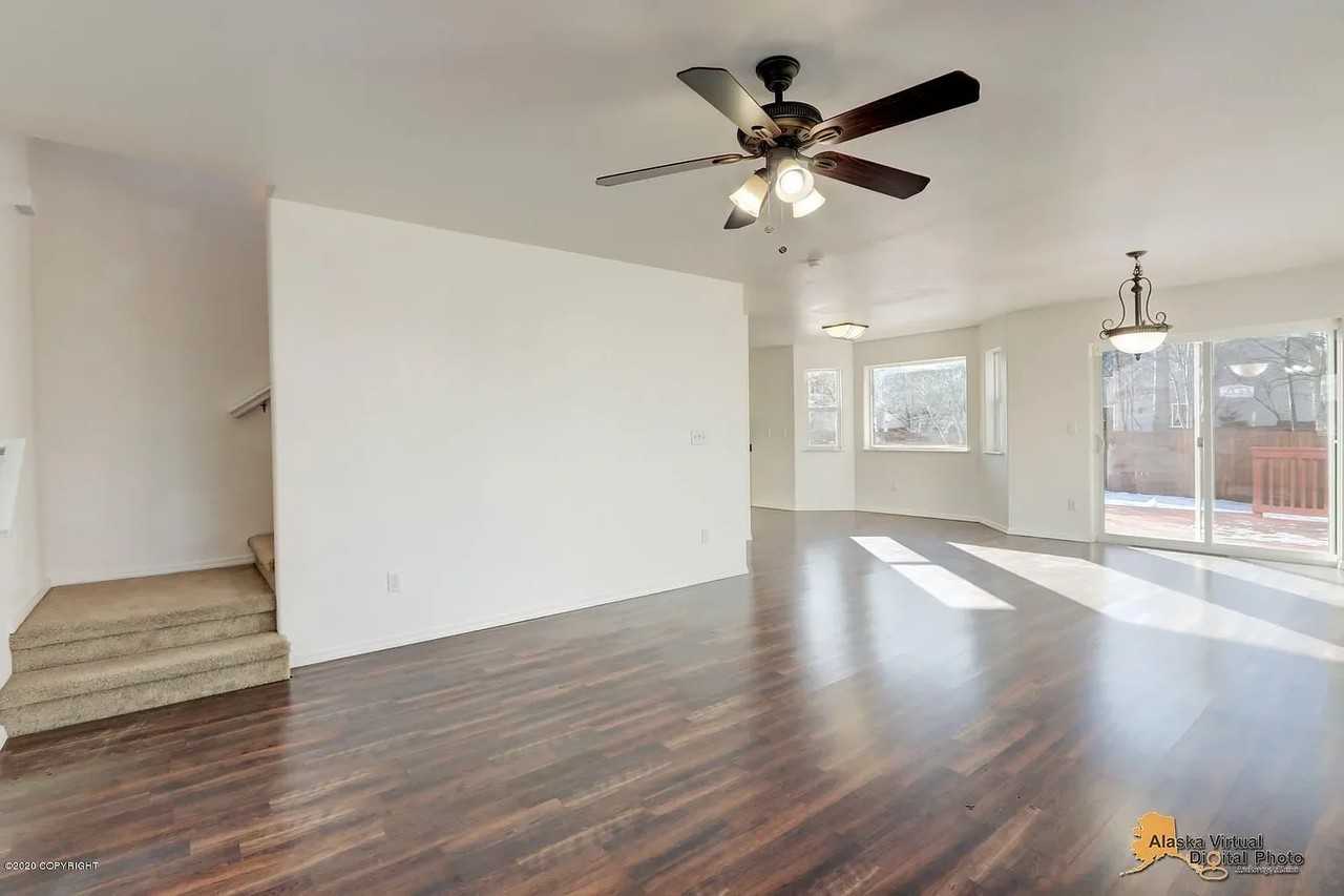 1135 S Gurn Cir - Photo 4 of 10