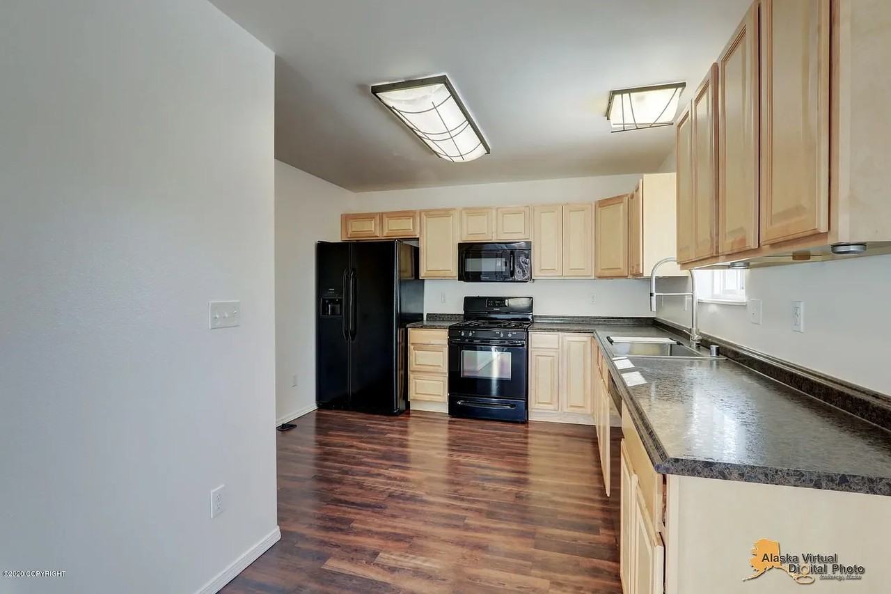 1135 S Gurn Cir - Photo 6 of 10