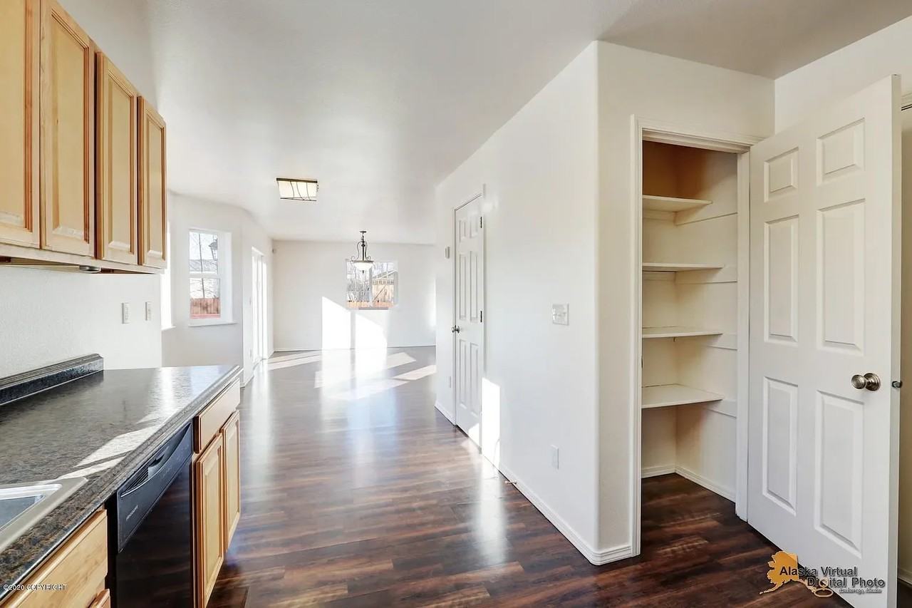 1135 S Gurn Cir - Photo 7 of 10