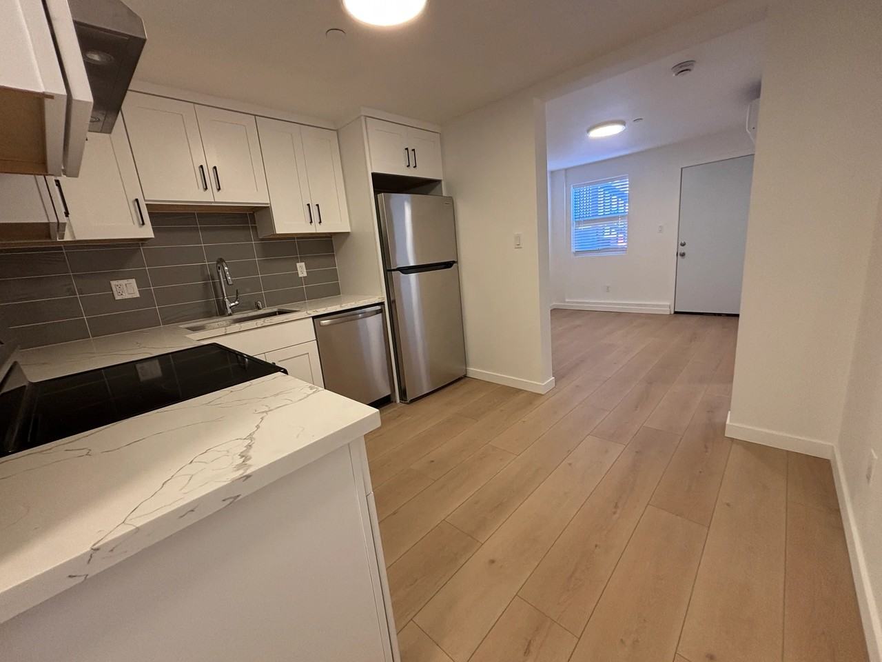 1408 Shafter Ave #1 - Photo 3 of 18