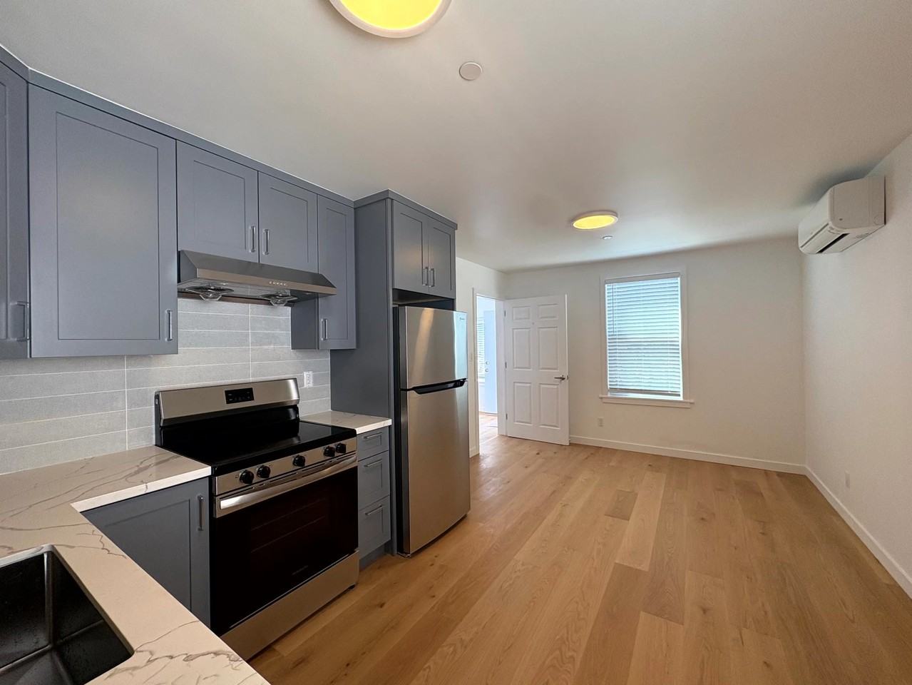 1408 Shafter Ave #1 - Photo 5 of 18