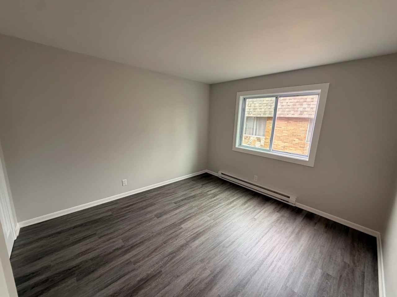 138 Flintridge Dr - Photo 2 of 9