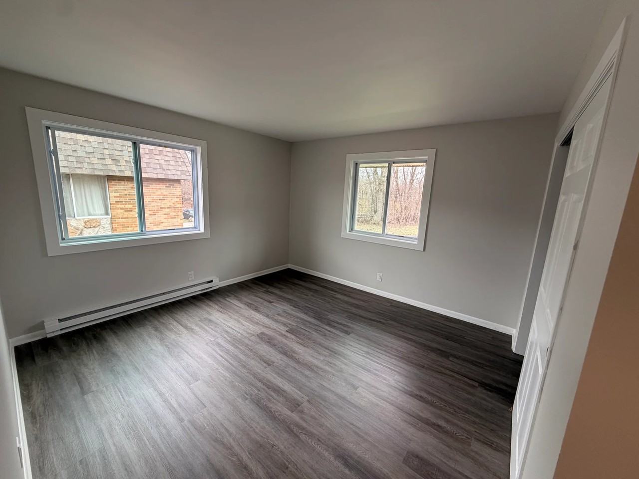 138 Flintridge Dr - Photo 4 of 9