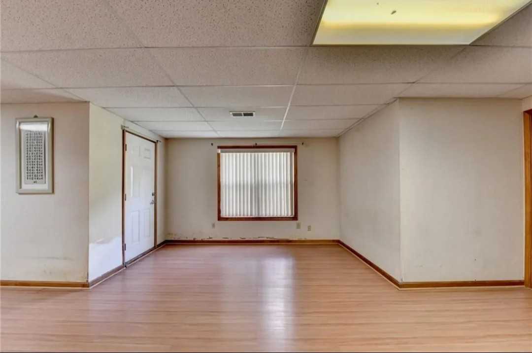 3250 Governors Ct - Photo 3 of 6