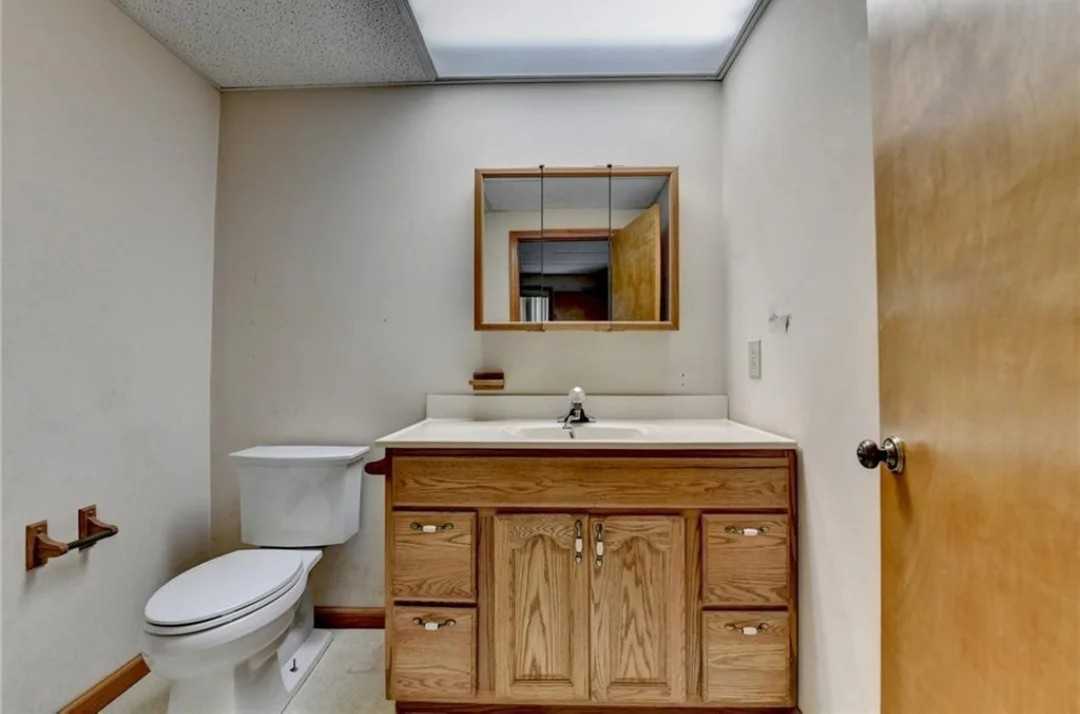 3250 Governors Ct - Photo 5 of 6