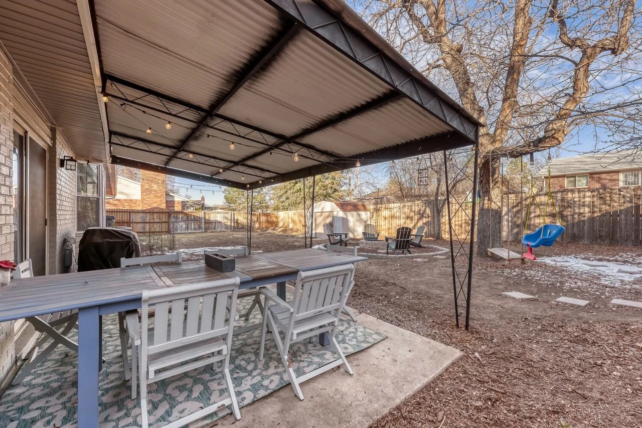 628 S Oswego Ct - Photo 2 of 19