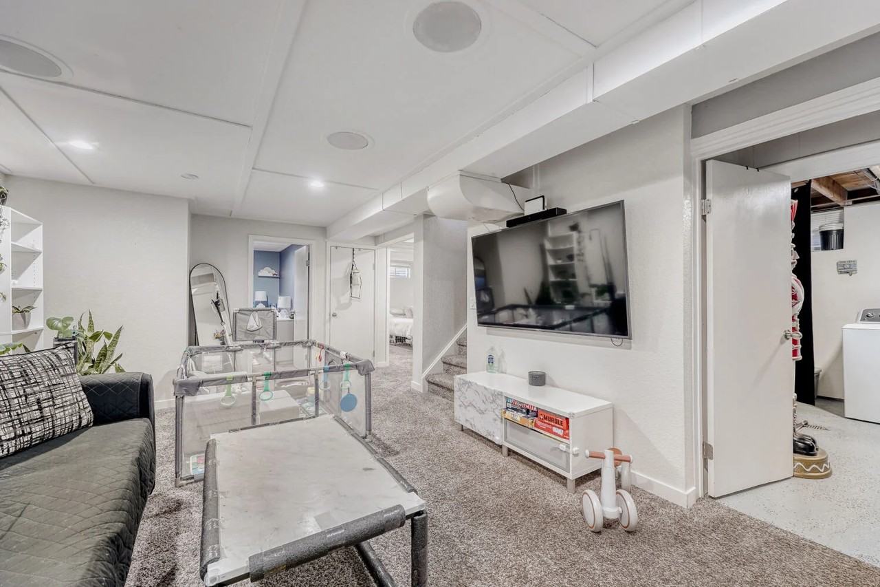 628 S Oswego Ct - Photo 6 of 19