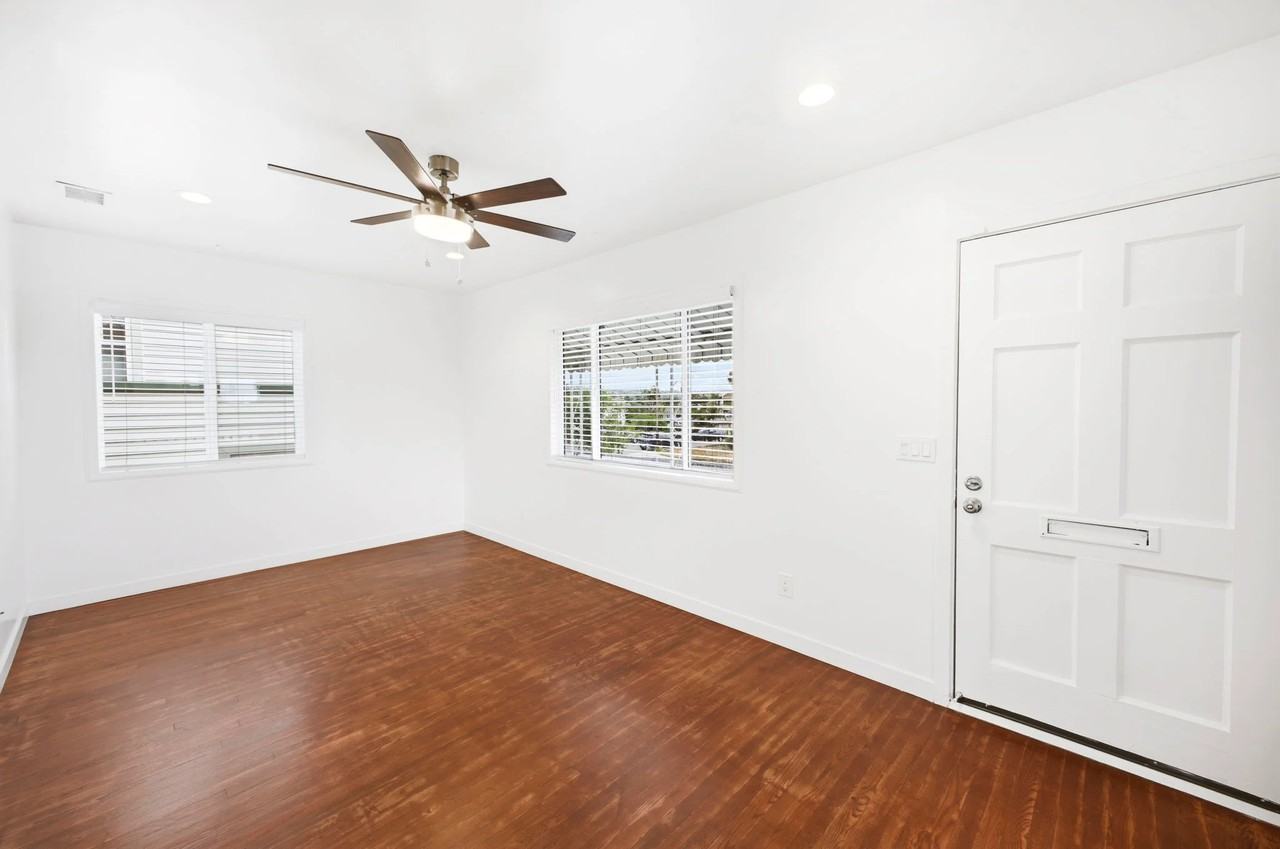 7080 Mohawk St - Photo 6 of 19