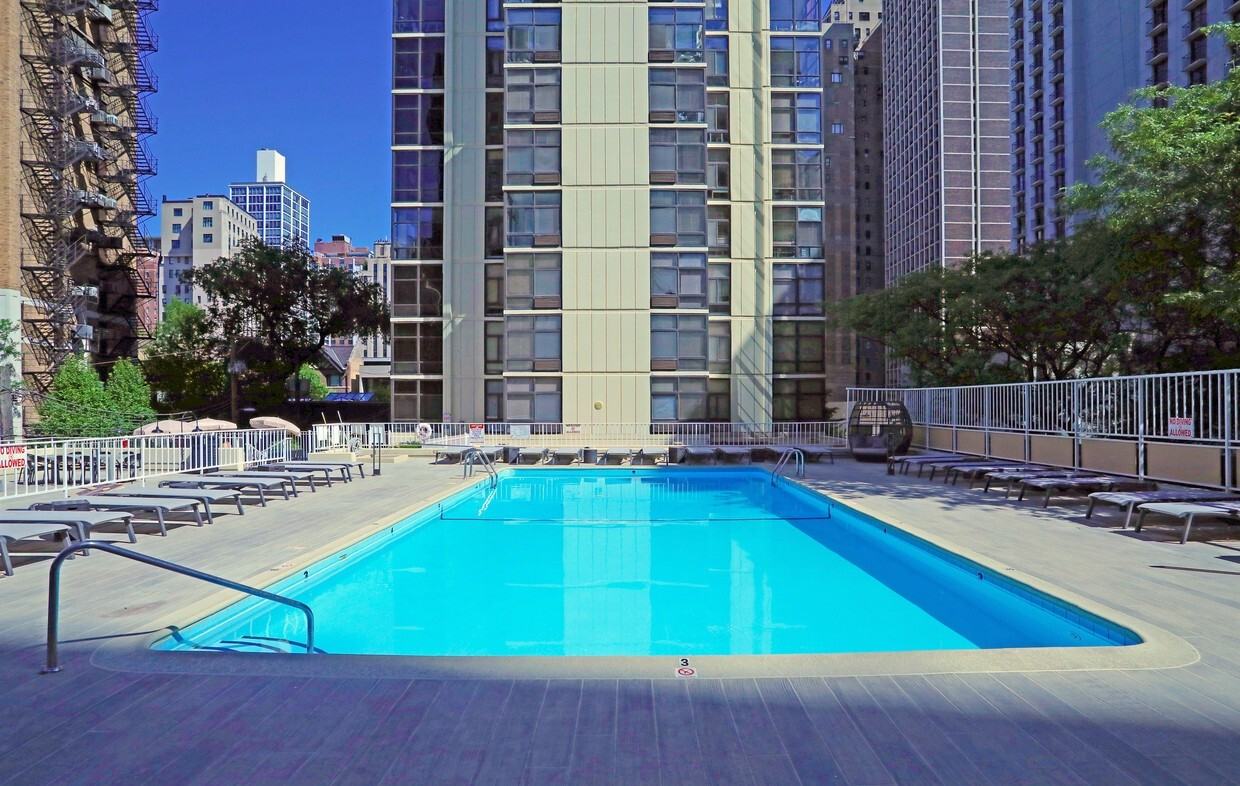 74 E Scott St #6505J - Photo 7 of 12