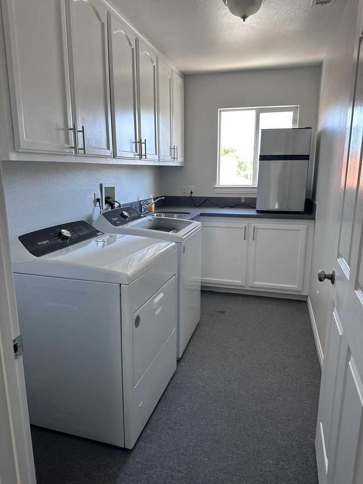 13335 Yellowstone Ave - Photo 4 of 10