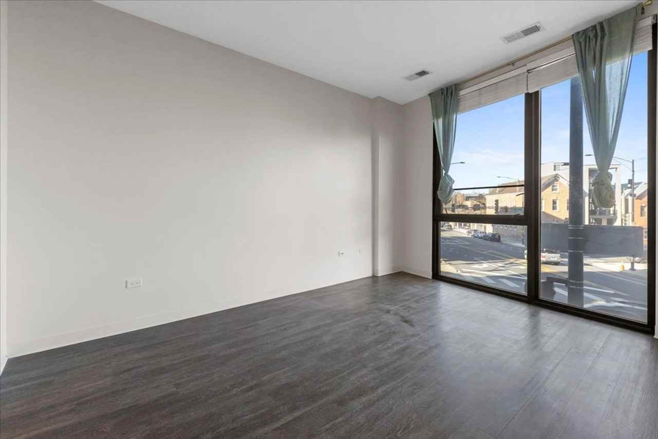 839 N Milwaukee Ave #212 - Photo 5 of 10