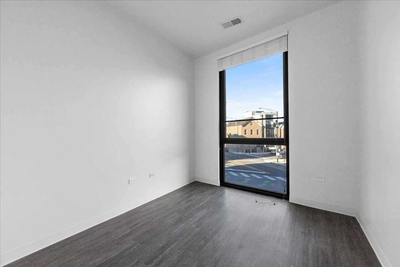 839 N Milwaukee Ave #212 - Photo 7 of 10