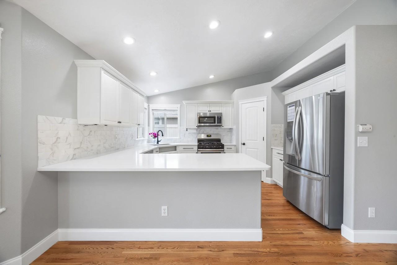 1400 E Ionia St - Photo 3 of 18