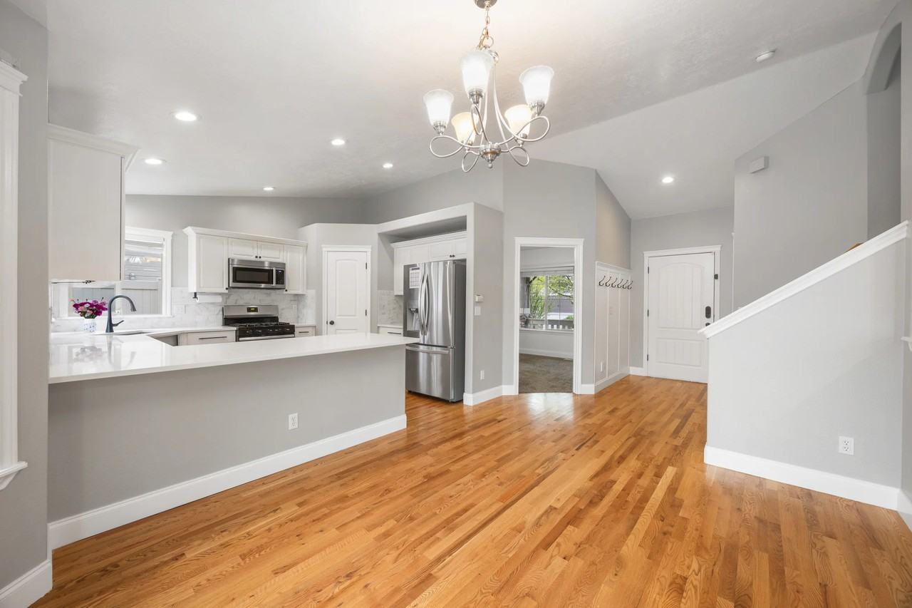 1400 E Ionia St - Photo 4 of 18