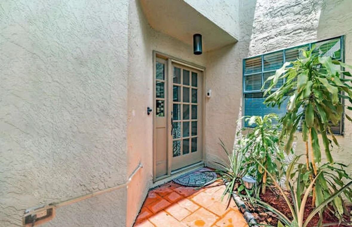 10442 Saint Tropez Pl - Photo 4 of 20