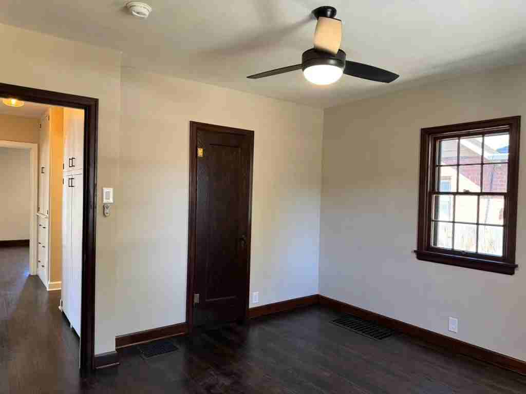 424 Colorado Ave - Photo 4 of 20