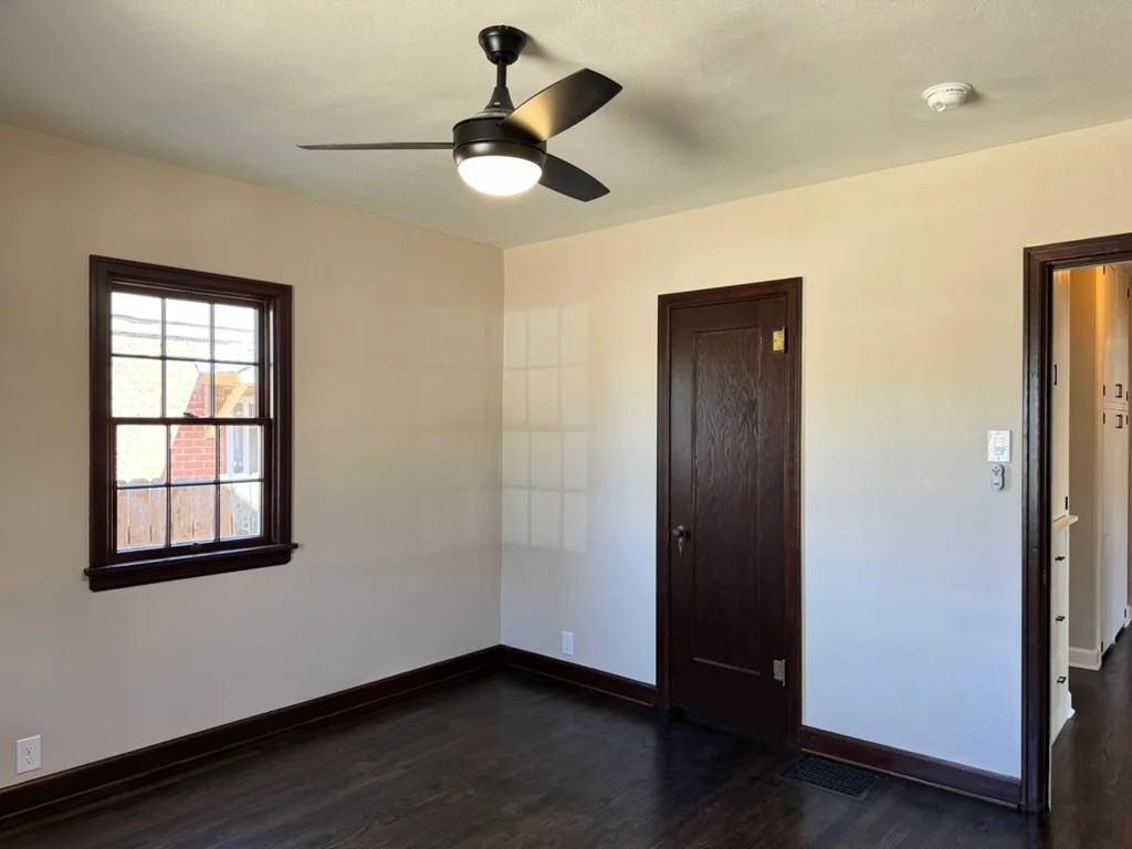 424 Colorado Ave - Photo 6 of 20