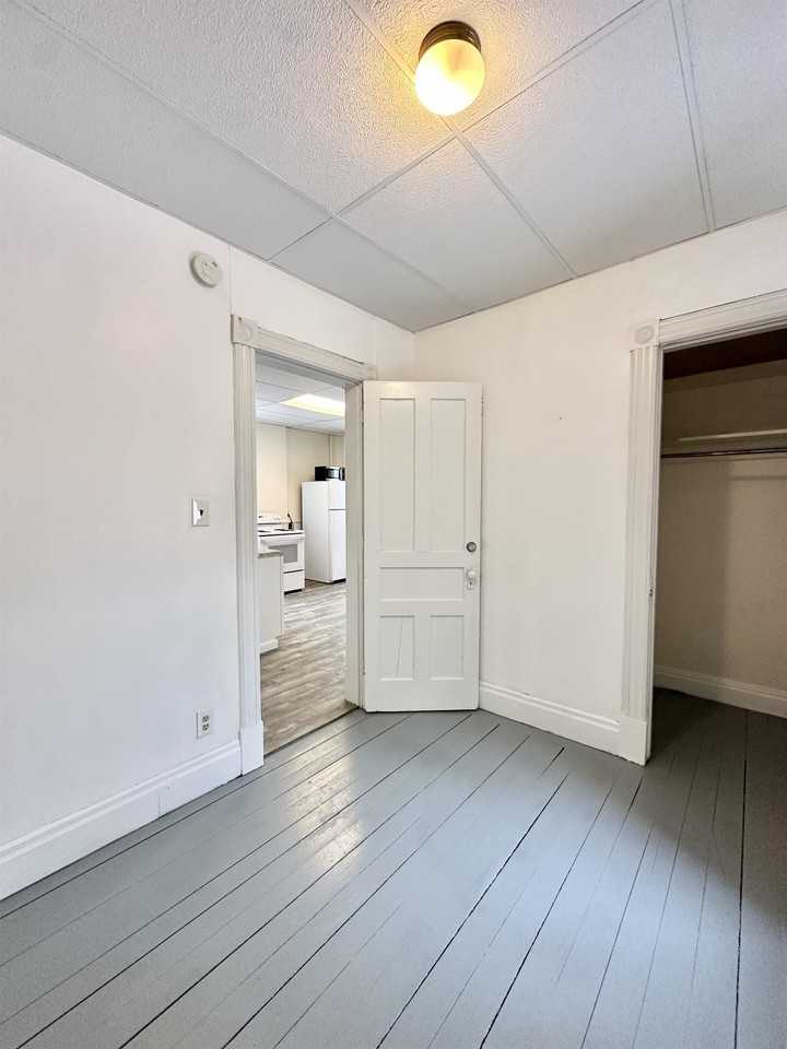 270 8th St #2 - Photo 5 of 8