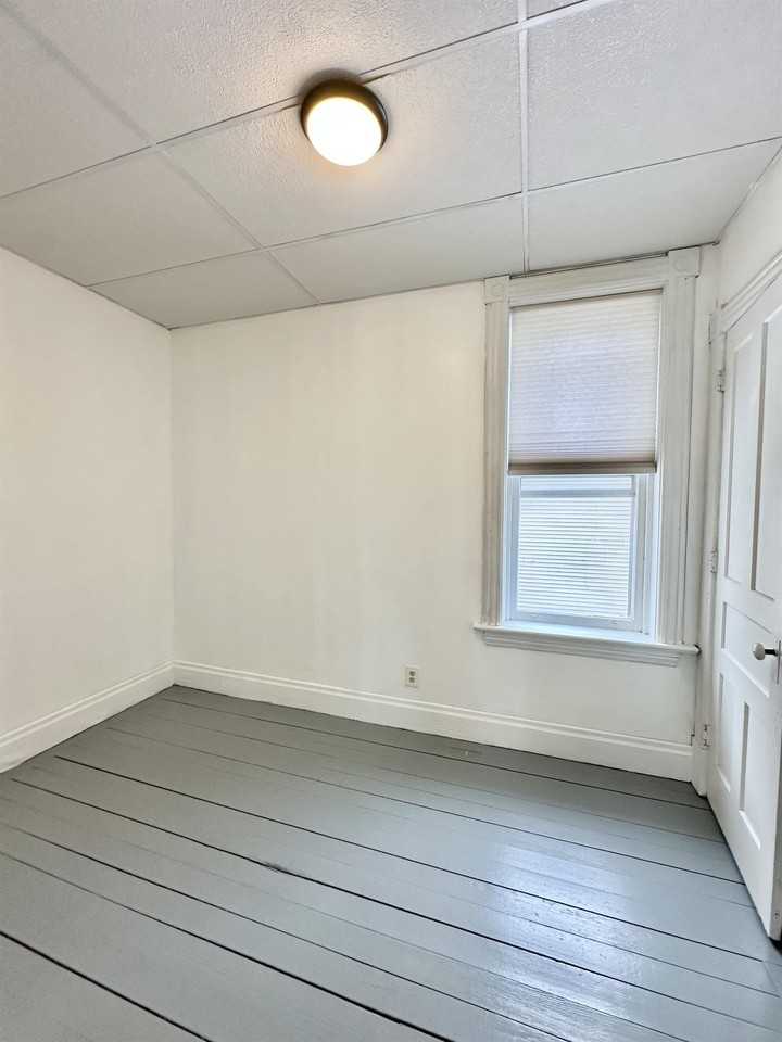 270 8th St #2 - Photo 6 of 8