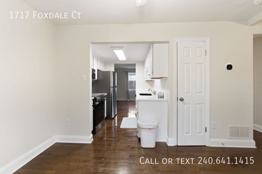 1717 Foxdale Ct - Photo 4 of 22