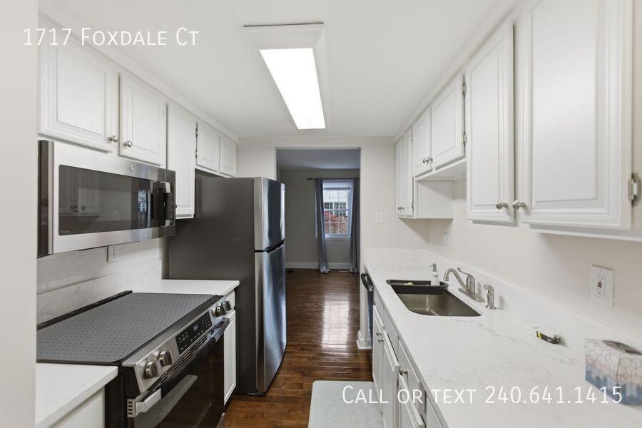 1717 Foxdale Ct - Photo 6 of 22