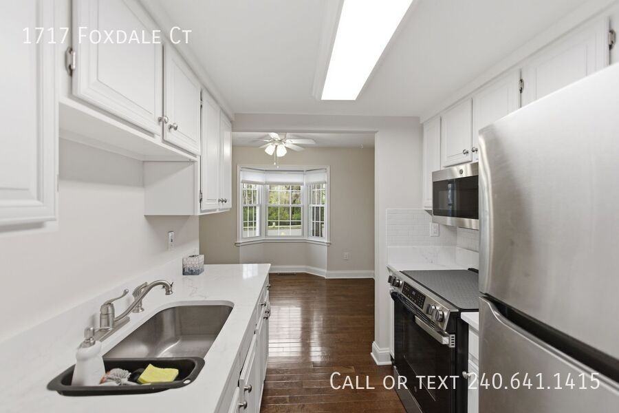 1717 Foxdale Ct - Photo 7 of 22