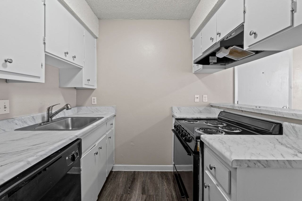 Popolo Village - Photo 3 of 50