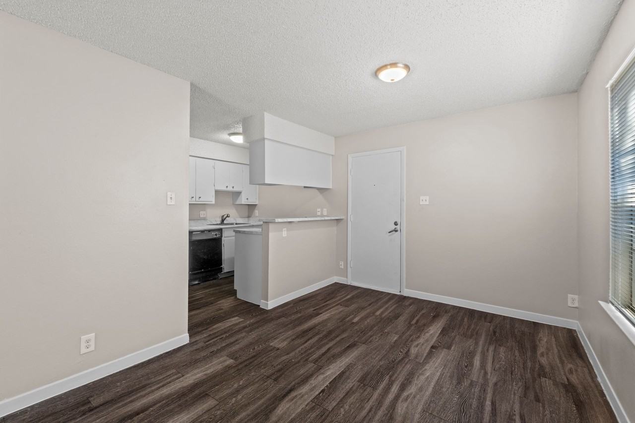 Popolo Village - Photo 4 of 50