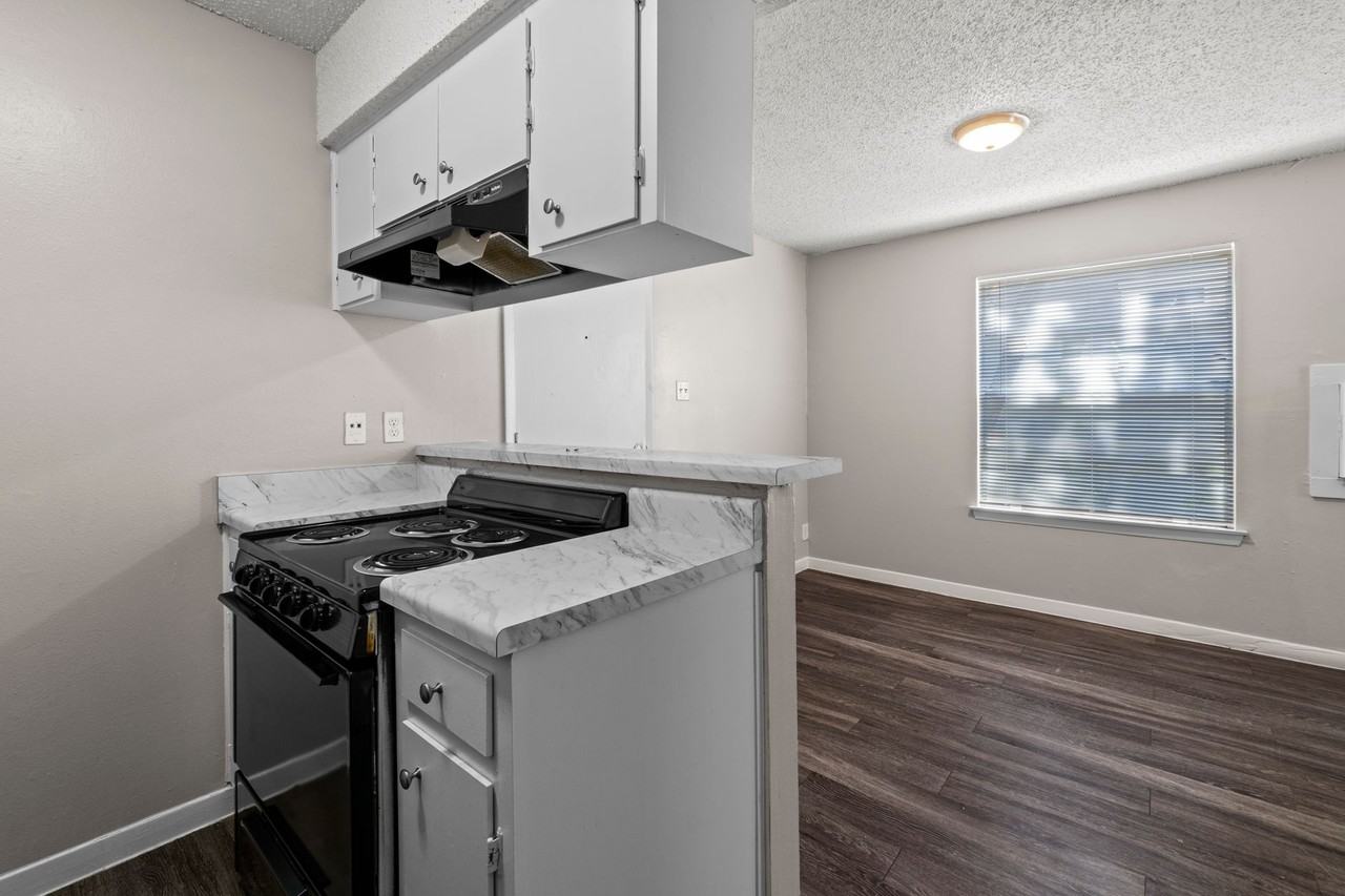 Popolo Village - Photo 5 of 50