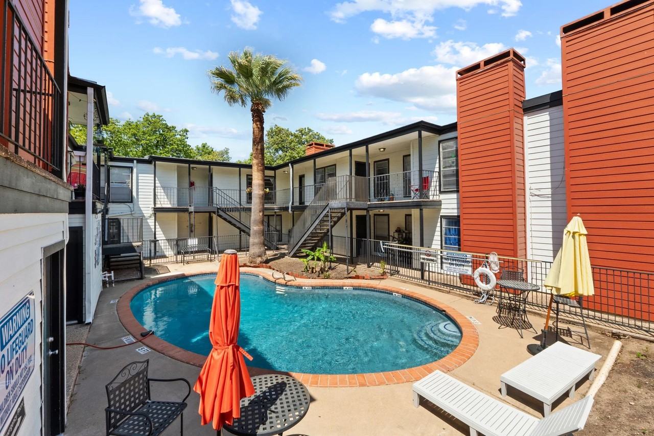 Chimney Sweep - Photo 3 of 50