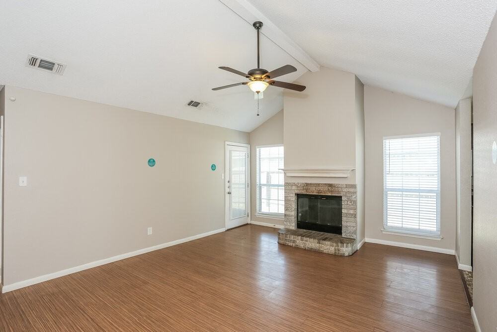 6406 Brookglen Dr - Photo 3 of 16