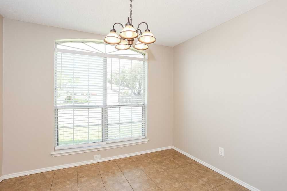 6406 Brookglen Dr - Photo 5 of 16