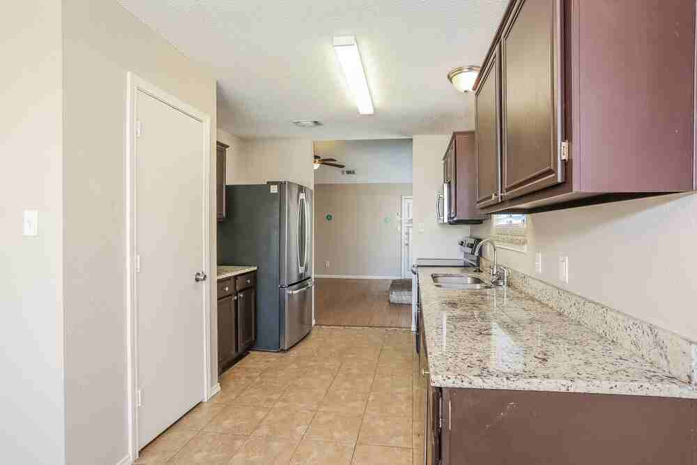 6406 Brookglen Dr - Photo 7 of 16