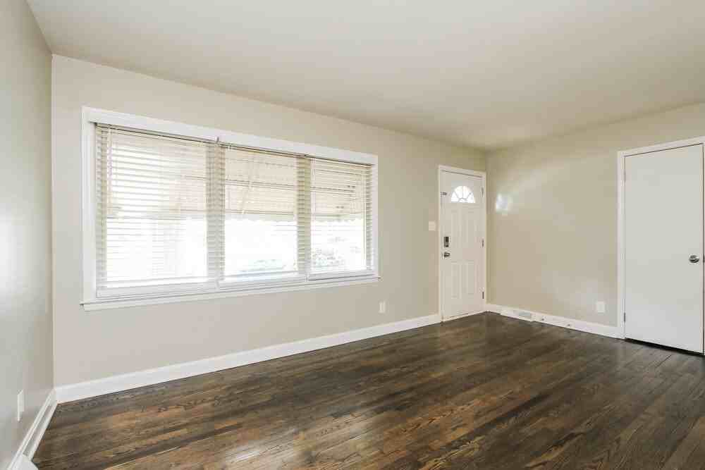 3924 Broadview Dr - Photo 6 of 18