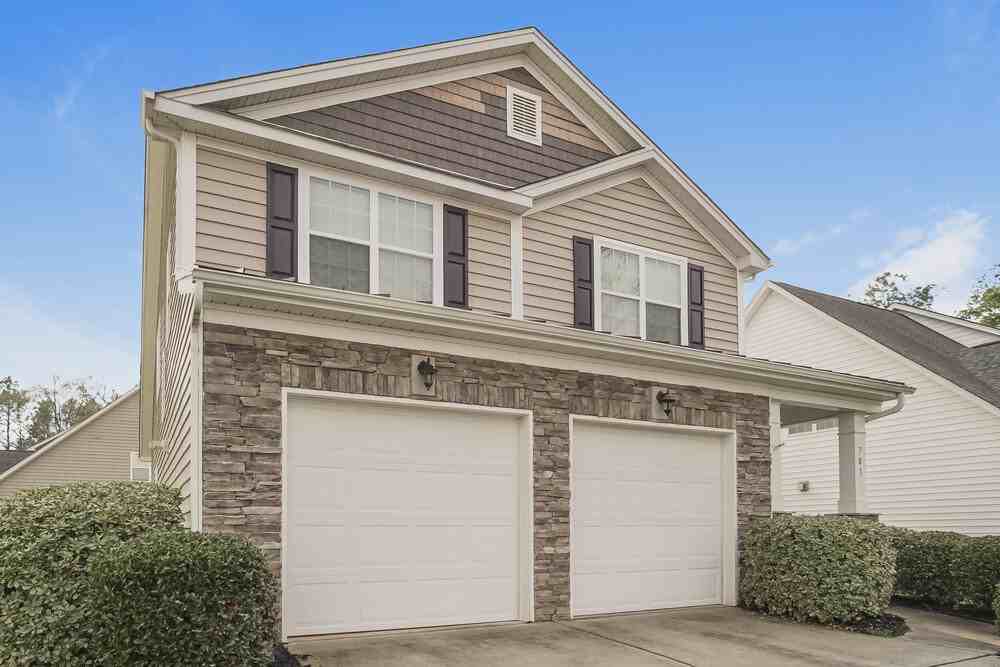 701 Hicklin Dr - Photo 4 of 20